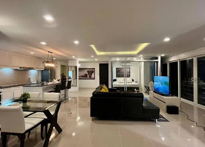 636 - Penthouse 155Sqm 1Km Away From Patong Beach