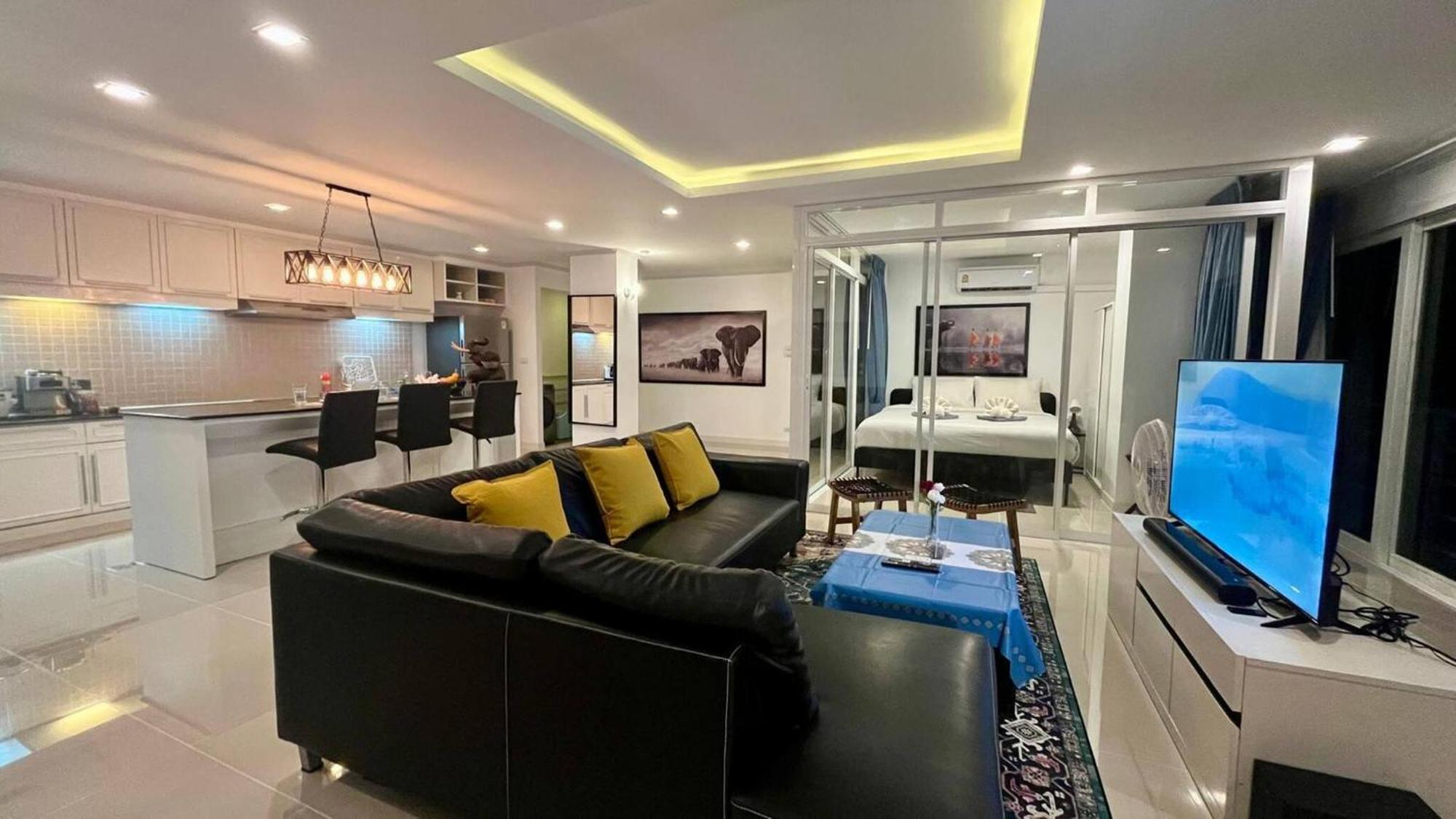 Apartment 636 - Penthouse 155sqm 1km Away From