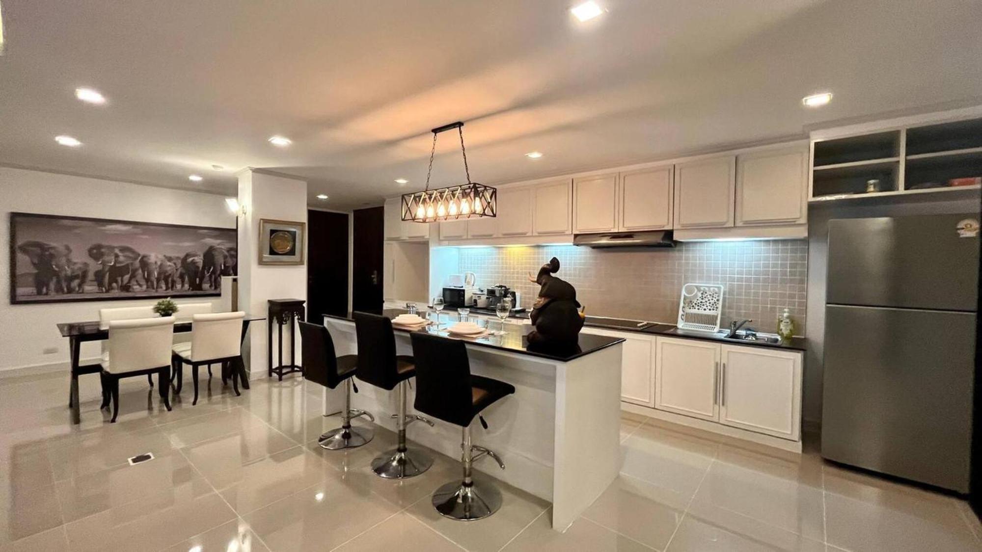 Apartment 636 - Penthouse 155sqm 1km Away From