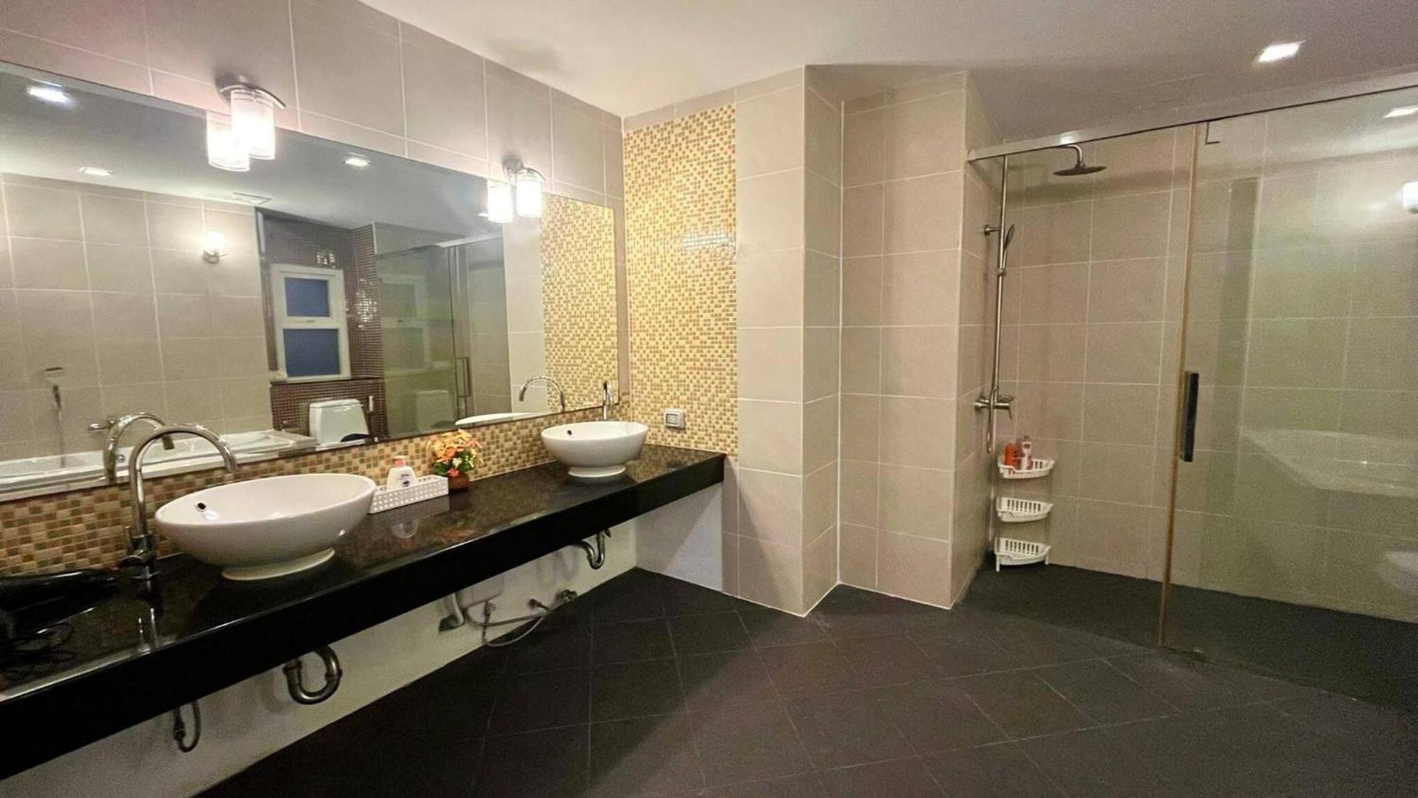 Apartment 636 - Penthouse 155sqm 1km Away From *
